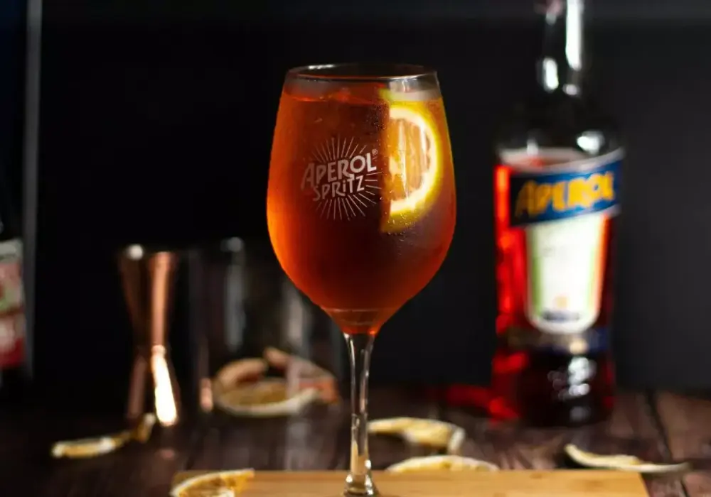 Włoskie drinki - Klasyki i 0%. Jak wybrać idealny?