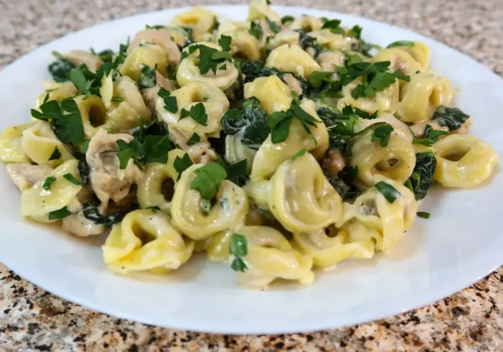 Z czym podawać tortellini ze szpinakiem? 5 pysznych propozycji
