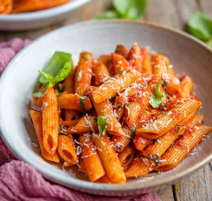 Penne al pomodoro: prosty przepis na idealne danie makaronowe