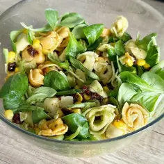 Jakie tortellini do sałatki wybrać, by zaskoczyć smakiem?