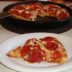 Średnia pizza Pizza Hut ile cm? Zaskakujące wymiary pizzy!