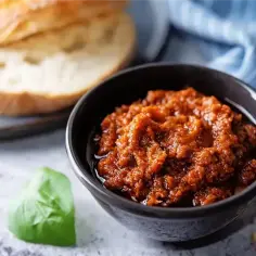 Jak zrobić pesto z pomidorów - prosta receptura na smakowity sos