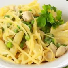Penne con pollo: szybki przepis na pyszne danie z kurczakiem