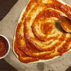Jak zrobić sos pomidorowy do pizzy, który zachwyci smakoszy