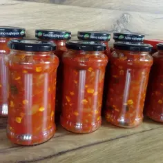 Sos do spaghetti z cukinii i papryki do słoików – łatwy przepis na pyszny smak