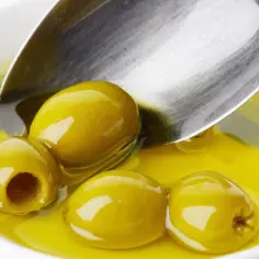 Ile oliwa ma kalorii i jak wpływa na twoją dietę?