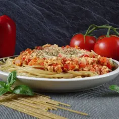 Pyszne spaghetti z tofu wędzonym – łatwy przepis na wegańskie danie