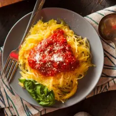 Spaghetti dyniowe - zdrowa alternatywa makaronu, przepisy i porady
