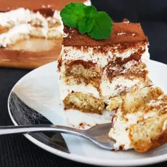 Jak zrobić tiramisu z mascarpone bez jajek - pyszna alternatywa bez ryzyka