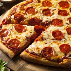 Ile cm ma duża pizza w Pizza Hut? Odkryj rozmiary i opcje