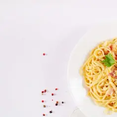 Ile kalorii ma spaghetti carbonara? Zaskakujące fakty o kaloriach