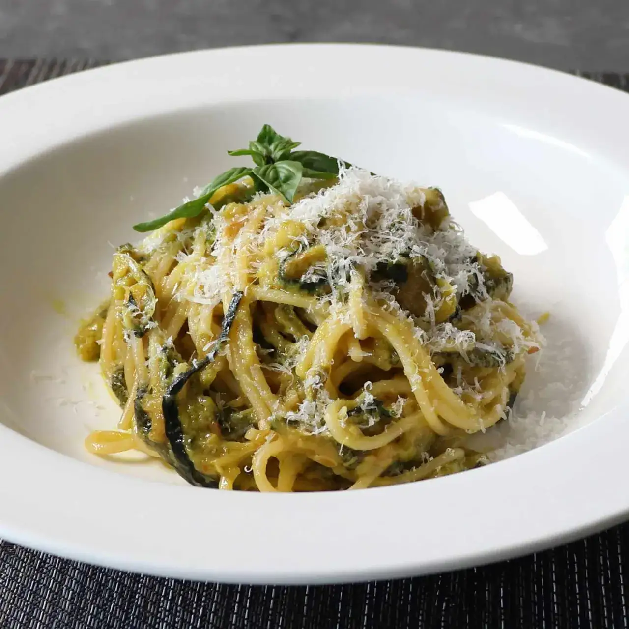 Zdjęcie Spaghetti alla nerano – odkryj sekrety idealnego przepisu na danie