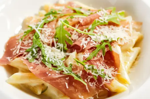 Makaron z szynką parmeńską - idealny w 20 minut?