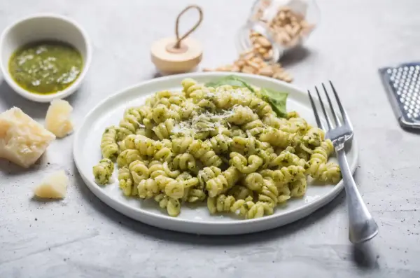 Makaron z pesto ze słoika - Jak zrobić go IDEALNIE w 10 min?