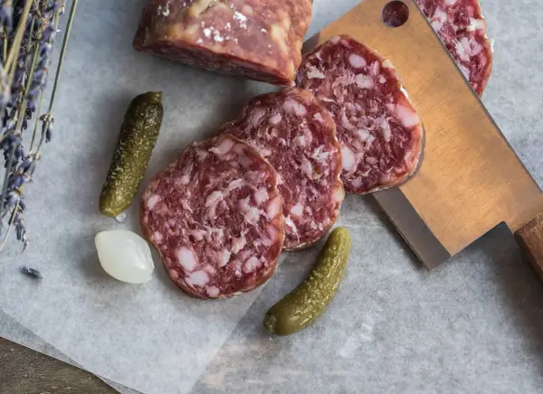 Salame Napoli - Jak wybrać, podawać i delektować się smakiem?