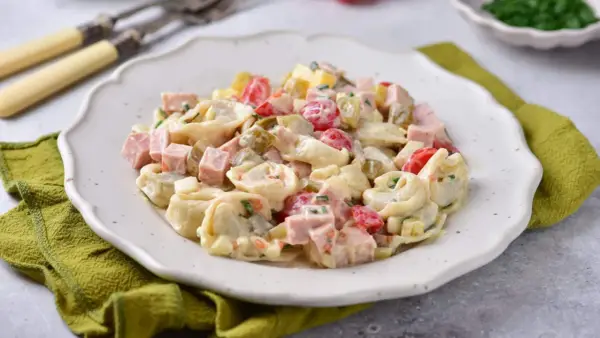 Tortellini z serem z czym podawać – najlepsze pomysły na dodatki