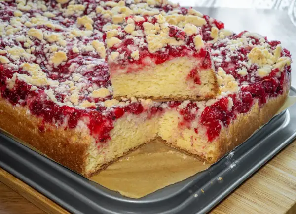 Ciasto drożdżowe na dużej blasze – przepis na idealne!