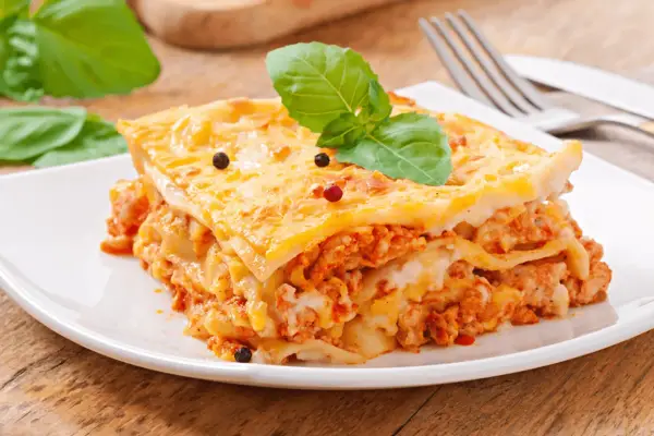 Lasagne z mięsem mielonym - przepis jak z włoskiej trattorii